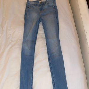 Light wash skinny jeans
